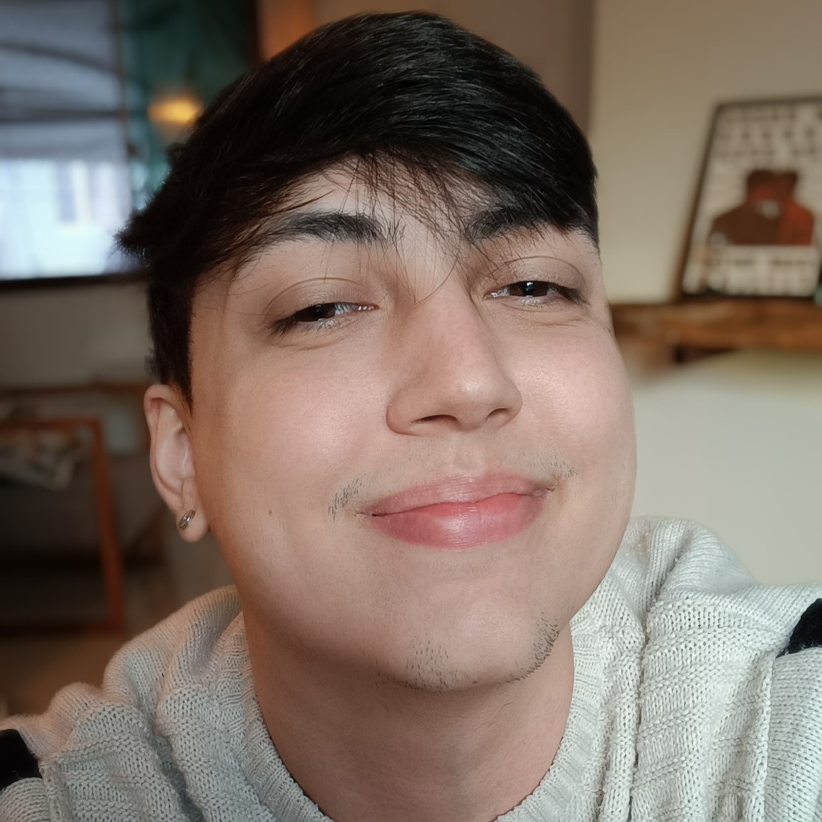 profile new square.jpg|150